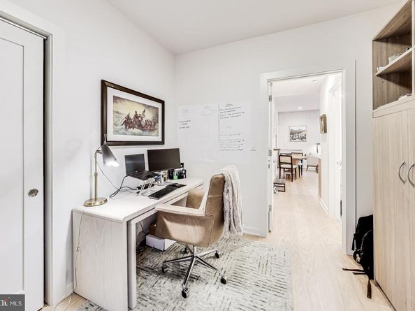 2216 40TH Place NW 2, Washington DC 20007
