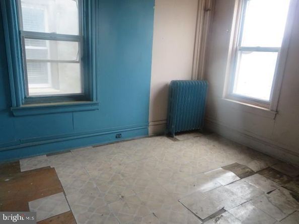 2930 W Oxford Street, Philadelphia PA 19121