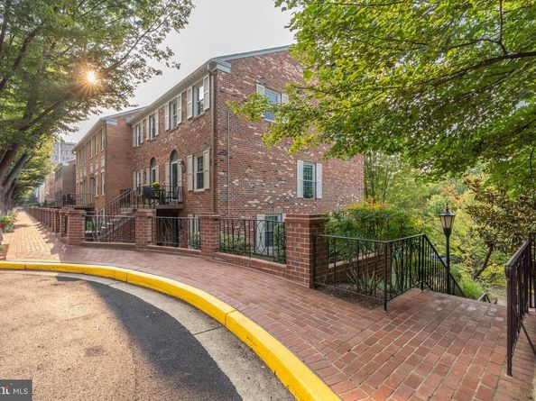 3299 Sutton Place NW C, Washington DC 20016