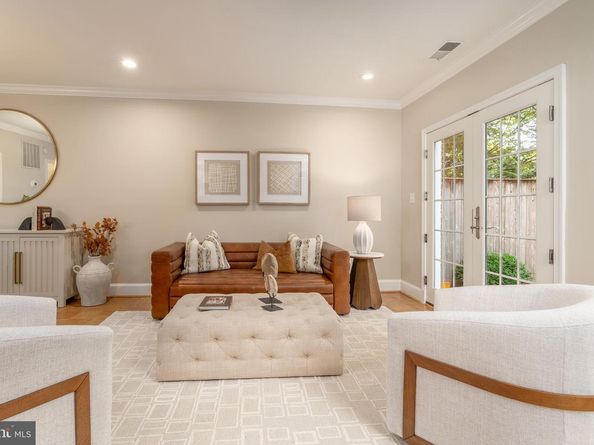 3299 Sutton Place NW C, Washington DC 20016