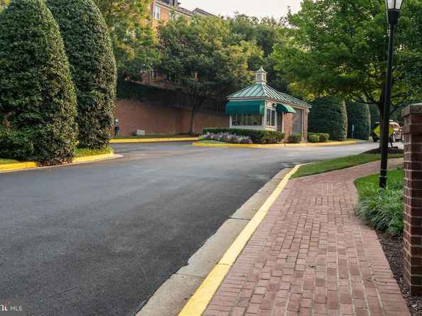 3299 Sutton Place NW C, Washington DC 20016