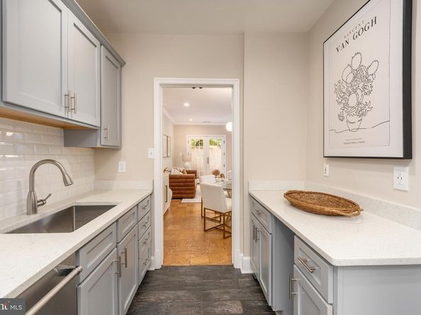 3299 Sutton Place NW C, Washington DC 20016