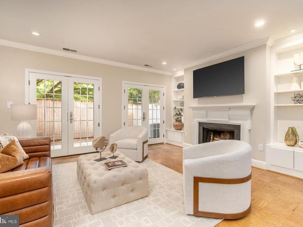 3299 Sutton Place NW C, Washington DC 20016