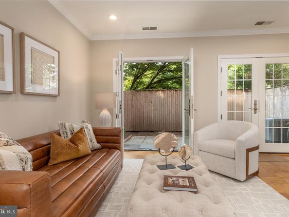 3299 Sutton Place NW C, Washington DC 20016
