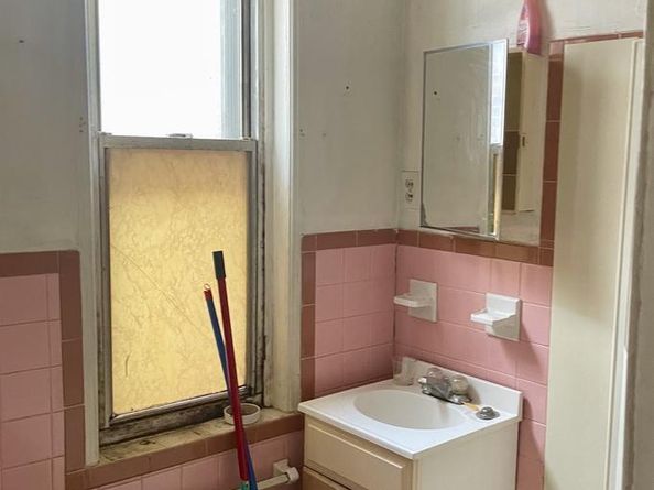 542 W Tioga Street, Philadelphia PA 19140
