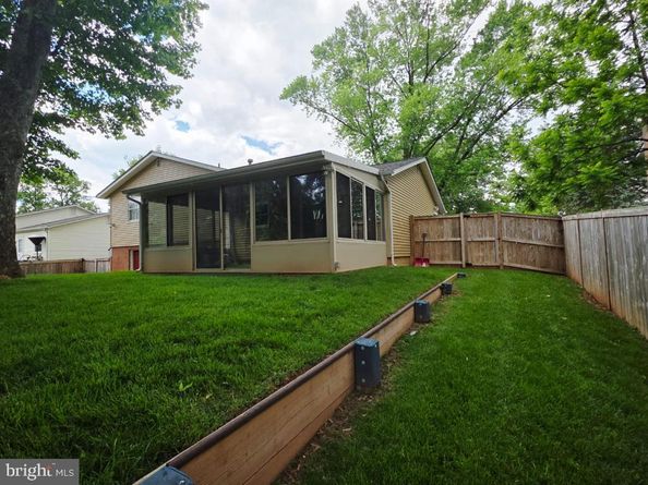 402 W Maple Avenue, Sterling VA 20164