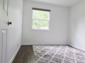 402 W Maple Avenue, Sterling VA 20164