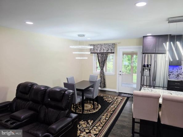 402 W Maple Avenue, Sterling VA 20164