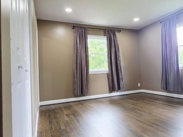 402 W Maple Avenue, Sterling VA 20164