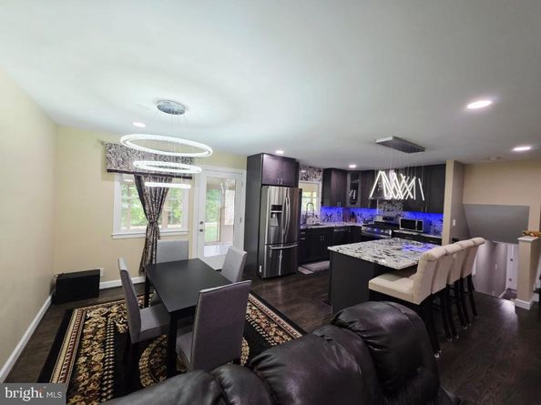 402 W Maple Avenue, Sterling VA 20164