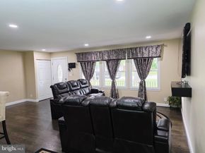 402 W Maple Avenue, Sterling VA 20164