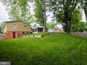 402 W Maple Avenue, Sterling VA 20164