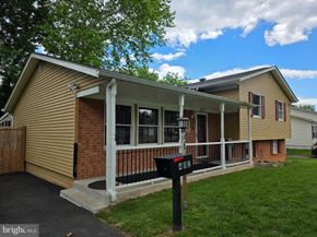 402 W Maple Avenue, Sterling VA 20164