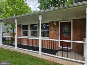 402 W Maple Avenue, Sterling VA 20164