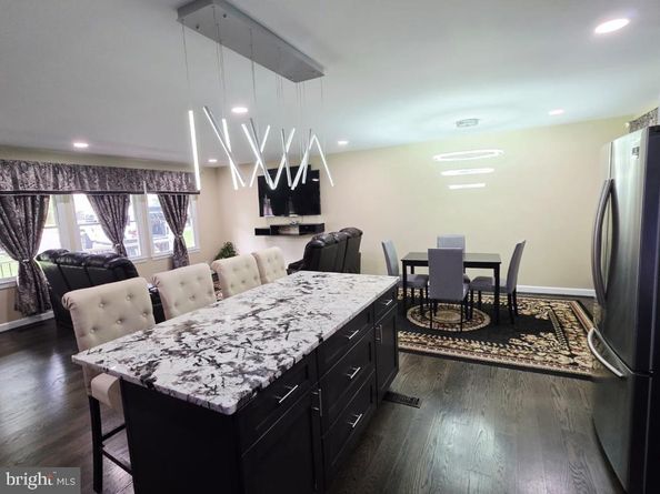 402 W Maple Avenue, Sterling VA 20164