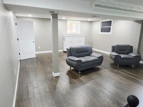 402 W Maple Avenue, Sterling VA 20164