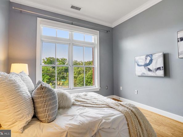 2801 Langston Boulevard 305, Arlington VA 22201
