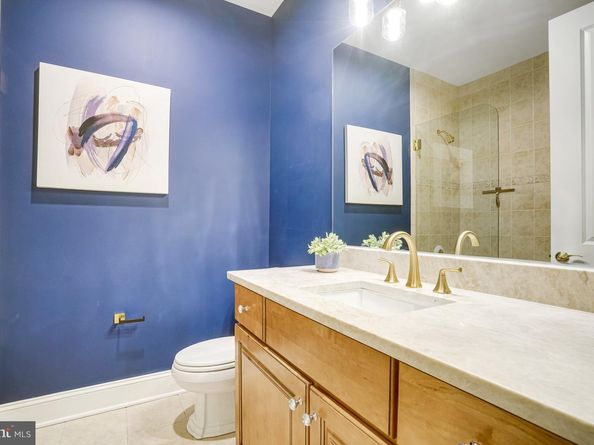 2801 Langston Boulevard 305, Arlington VA 22201