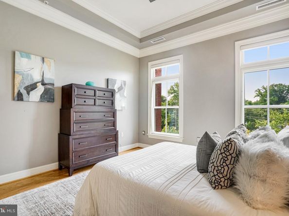 2801 Langston Boulevard 305, Arlington VA 22201