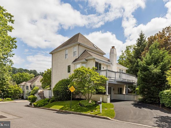 1015 Riverview Lane, Conshohocken PA 19428
