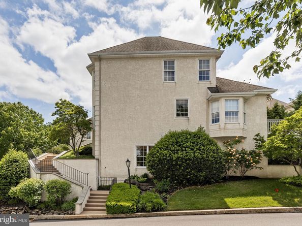 1015 Riverview Lane, Conshohocken PA 19428