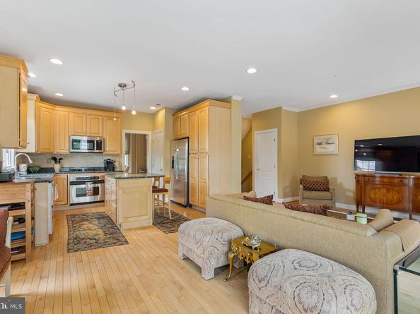 1015 Riverview Lane, Conshohocken PA 19428