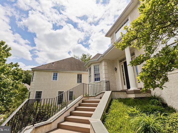 1015 Riverview Lane, Conshohocken PA 19428