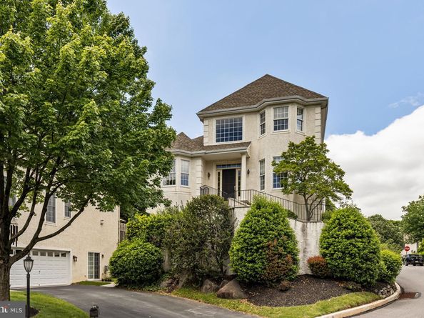 1015 Riverview Lane, Conshohocken PA 19428
