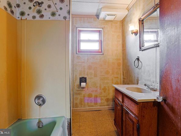 1200 4TH Avenue, Essington PA 19029