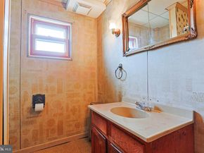 1200 4TH Avenue, Essington PA 19029