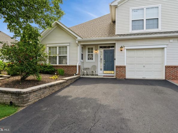 15 Lady Slipper Lane, Langhorne PA 19047