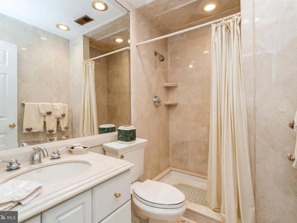 15 Lady Slipper Lane, Langhorne PA 19047