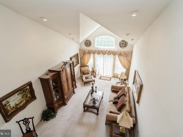 15 Lady Slipper Lane, Langhorne PA 19047