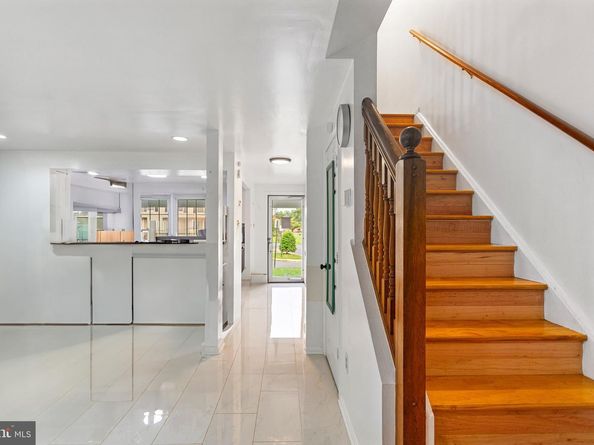 7566 Wood Mist Lane, Falls Church VA 22043