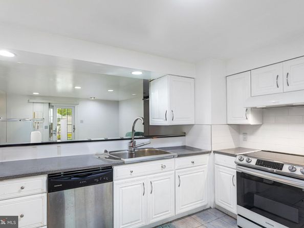 7566 Wood Mist Lane, Falls Church VA 22043