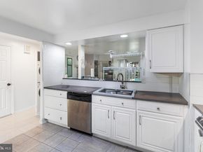 7566 Wood Mist Lane, Falls Church VA 22043