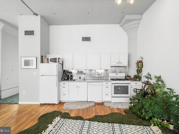 314 N 12TH Street 301, Philadelphia PA 19107
