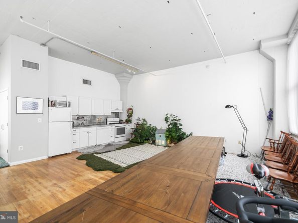 314 N 12TH Street 301, Philadelphia PA 19107