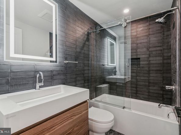 160 N 2nd Street 501, Philadelphia PA 19106