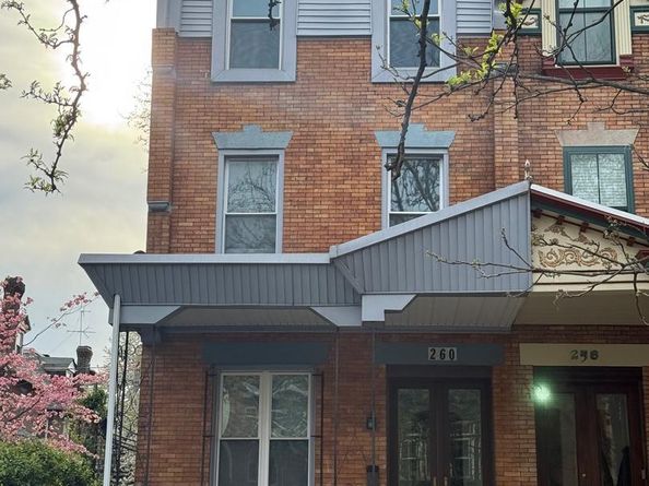 260 S 45TH Street, Philadelphia PA 19104