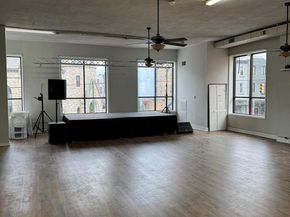 2700 W Girard Avenue, Philadelphia PA 19130