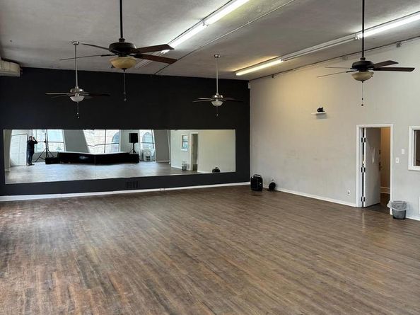 2700 W Girard Avenue, Philadelphia PA 19130