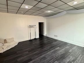 2700 W Girard Avenue, Philadelphia PA 19130