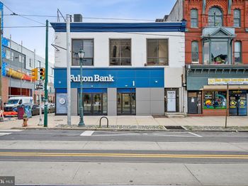 2700 W Girard Avenue