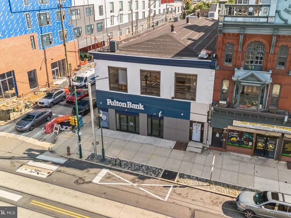 2700 W Girard Avenue, Philadelphia PA 19130