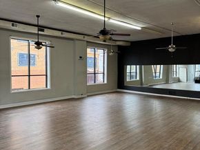 2700 W Girard Avenue, Philadelphia PA 19130