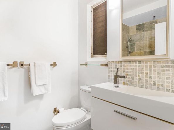 4000 Cathedral Avenue NW 105B, Washington DC 20016