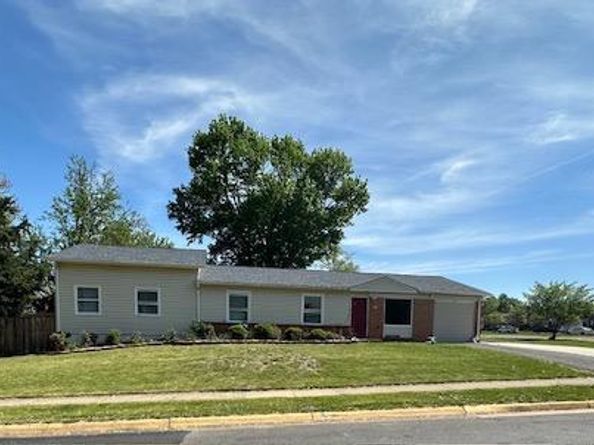 100 W Poplar Road, Sterling VA 20164
