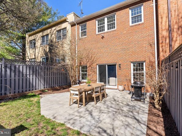 2729 Unicorn Lane NW, Washington DC 20015
