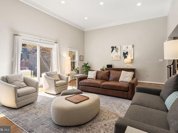 2729 Unicorn Lane NW, Washington DC 20015